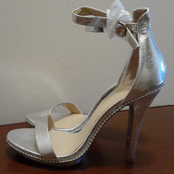 Charlotte Russe Women's Silver Heel Shoes - Picture 3 of 6